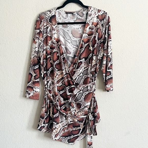 Venus 1X Snake Print faux Wrap blouse top sophisticated chic timeless work core - Picture 1 of 9